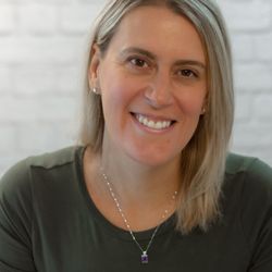 Wellness Resolutions - Rachel Roberts, Registered Dietitian and Nutritionist, Certified Personal Trainer and Founder of Wellness Resolutions, LLC