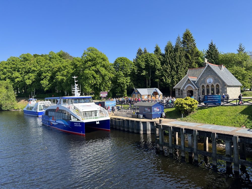 Cruise Loch Ness