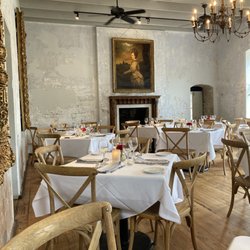 Lulu's - Indoor dining