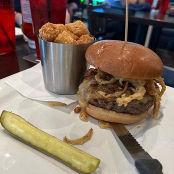 Lakewood Tavern - bourbon bacon burger - Gluten-Free Near Me - Lake Elmo, Minnesota Lakewood Tavern - bourbon bacon burger - Gluten-Free Near Me - Lake Elmo, Minnesota