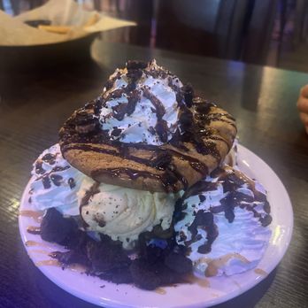 Shindigs Country Kitchen Bar & Stage - Ice Cream Cookie Sandwich - Bars Near Me - Riverside, California Shindigs Country Kitchen Bar & Stage - Ice Cream Cookie Sandwich - Bars Near Me - Riverside, California