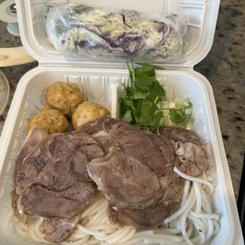 Pholicious - Bun Bu Hue to go warming up the broth - Vietnamese Near Me - Elk Grove, California Pholicious - Bun Bu Hue to go warming up the broth - Vietnamese Near Me - Elk Grove, California