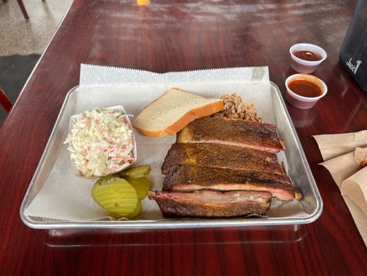 Woodyard Bar-B-Que by null