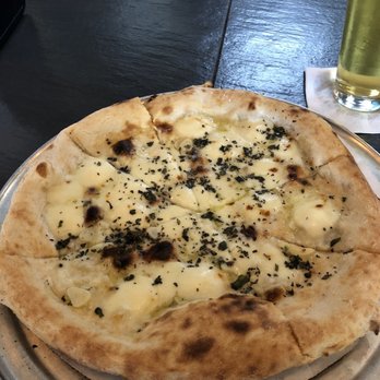 Masthead Brewing - Bianco Pizza - Breweries Near Me - Cleveland, Ohio