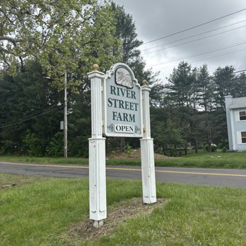 River Street Farm - Farms Near Me - Windsor, Connecticut River Street Farm - Farms Near Me - Windsor, Connecticut