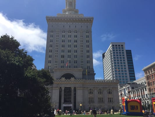 Oakland City Hall by null