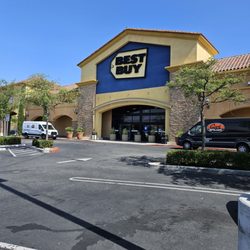 Best Buy Simi Valley - The front