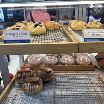 Paris Baguette - Pastries - Bakeries Near Me - Honolulu, Hawaii Paris Baguette - Pastries - Bakeries Near Me - Honolulu, Hawaii