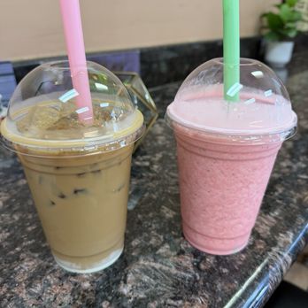 Bagel Place Cafe - Strawberry banana smoothie and iced Vietnamese Coffee - Bagels Near Me - Sunnyvale, California Bagel Place Cafe - Strawberry banana smoothie and iced Vietnamese Coffee - Bagels Near Me - Sunnyvale, California