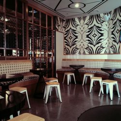 Rush Lounge - "take away"eating area