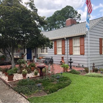 Expert Renovation Services - the front yard of a house - General Contractors Near Me - Macon, Georgia Expert Renovation Services - the front yard of a house - General Contractors Near Me - Macon, Georgia