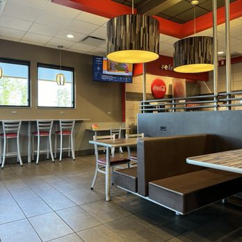 Hardee's - Burgers Near Me - Yemassee, South Carolina Hardee's - Burgers Near Me - Yemassee, South Carolina
