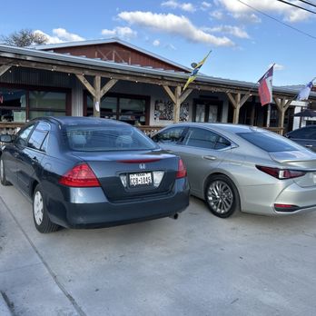 Old 300 BBQ - Barbeque Near Me - Blanco, Texas