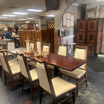White House Restaurant - Inside dining area - Buffets Near Me - Warrior, Alabama