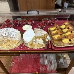 I Buoni Amici - Love how they display the desserts for you to choose!