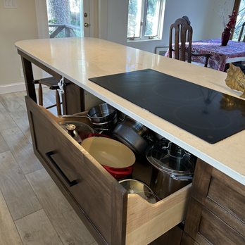 Bel Kitchen & Bath Design - Induction stove with fabulous deep drawers - Kitchen & Bath Near Me - Belmont, Massachusetts