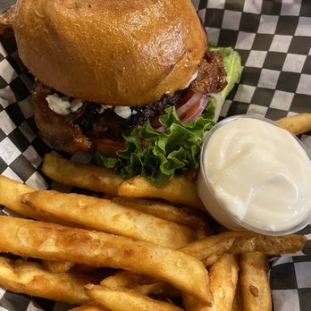 Midtown Grill - Singin' the Bleus with Beer Battered Steak Fries - Burgers Near Me - Yuba City, California