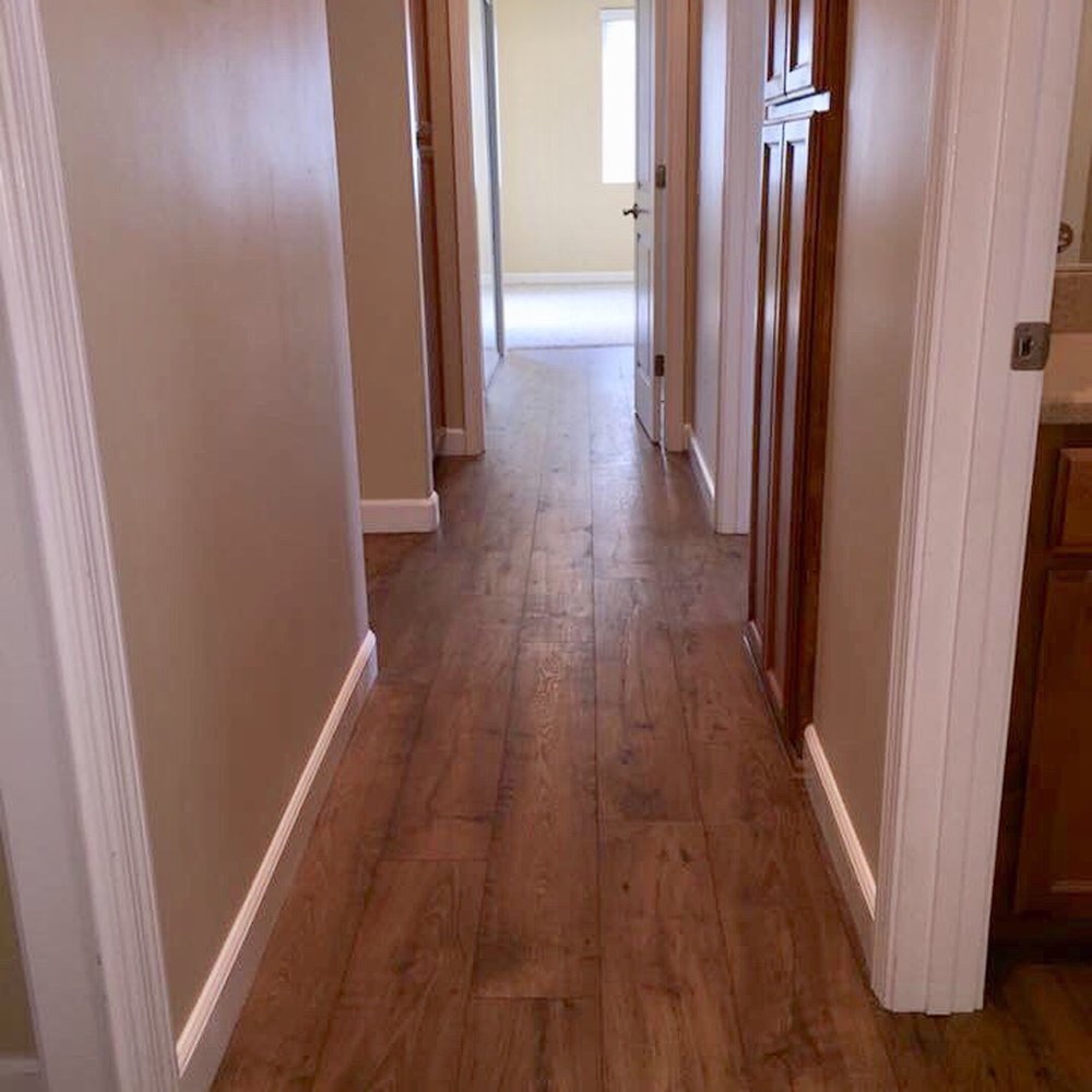Distinctive Floor Coverings - Hallway - Flooring Near Me Distinctive Floor Coverings - Hallway - Flooring Near Me