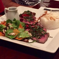 Rosbife com arroz e legumes