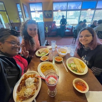 Los Pilares Mexican Restaurant - Enchilada, Rice and Beans, chicken Chimichanga with Chicken, Quesadilla Rellena with Shrimp, Daiquiris - Mexican Near Me - Bartlett, Tennessee Los Pilares Mexican Restaurant - Enchilada, Rice and Beans, chicken Chimichanga with Chicken, Quesadilla Rellena with Shrimp, Daiquiris - Mexican Near Me - Bartlett, Tennessee