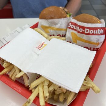 In-N-Out Burger - Burgers Near Me - Modesto, California