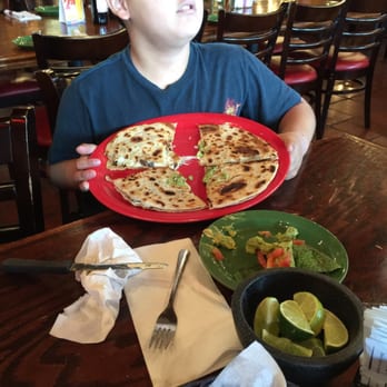 La Carreta Carnes Asadas - Fajita quesadilla. - Mexican Near Me - Laredo, Texas