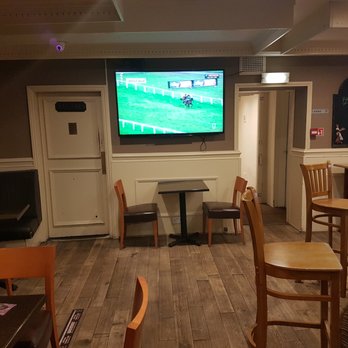 The Plough - Bar area - Hotels Near Me - Falkirk, XGL