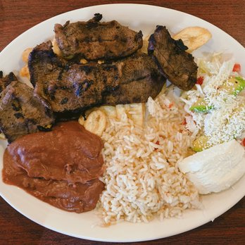 Tienda Centro America - Cena Honduras plus carne - Salvadoran Near Me - San Antonio, Texas