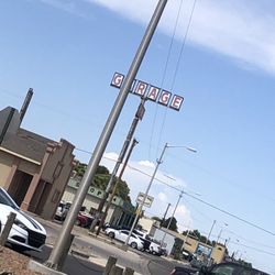 Zumwalt's Garage - Garage