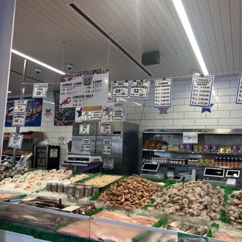 Captain White's Seafood - Seafood Markets Near Me - Oxon Hill, Maryland