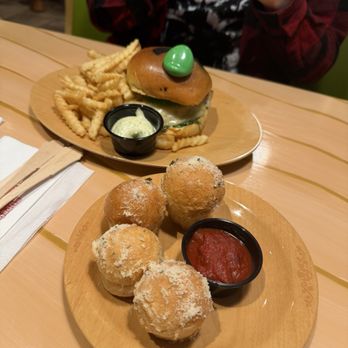 Toadstool Cafe - Cafes Near Me - Universal City, California Toadstool Cafe - Cafes Near Me - Universal City, California
