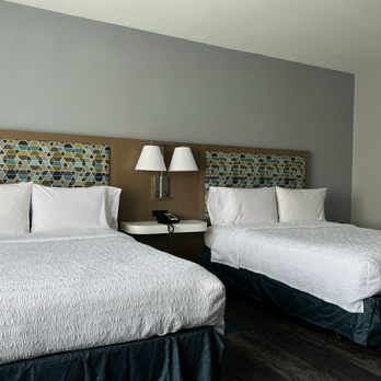 Hampton Inn & Suites Warren - Hotels Near Me - Warren, Pennsylvania