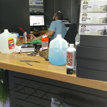 That Aquarium Place - Still Facebooking away while helping customers - Local Fish Stores Near Me - spring, Texas That Aquarium Place - Still Facebooking away while helping customers - Local Fish Stores Near Me - spring, Texas