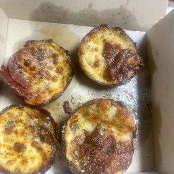 Little Cesars - Pepperoni Pepperoni Crazy Puffs - Pizza Near Me - Mount Washington, Kentucky
