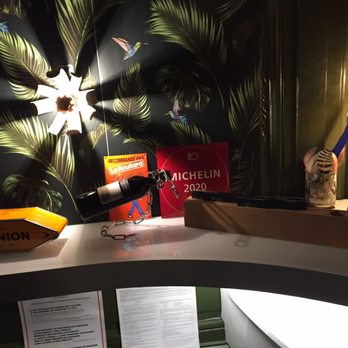 La Saint Georges - Interior with Michelin star - Creperies Near Me - Rennes, 35