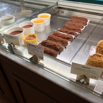 Un Je Ne Sais Quoi - Desserts - Desserts Near Me - Washington, DC, District of Columbia