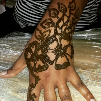Eyebrow Threading By Roxanne - Henna outline - Eyebrow Services Near Me - Davie, Florida