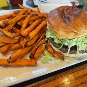 CJ's Brewing Company - Burger with guacamole and sweet potato fries - Pizza Near Me - Commerce Twp, Michigan CJ's Brewing Company - Burger with guacamole and sweet potato fries - Pizza Near Me - Commerce Twp, Michigan