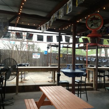 Grumps - BACKYARD PATIO WAY COOL - Burgers Near Me - Granbury, Texas Grumps - BACKYARD PATIO WAY COOL - Burgers Near Me - Granbury, Texas