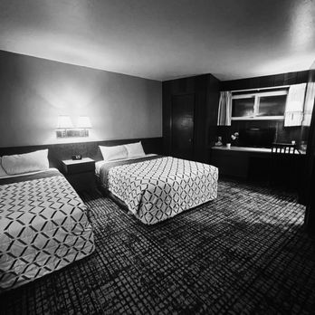 Curly Redwood Lodge - Hotels Near Me - Crescent City, California
