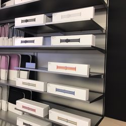Apple CoolSprings Galleria - Can't find a band color I like