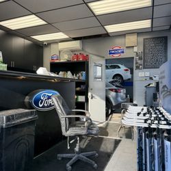 Parkway Gas And Service - Interior