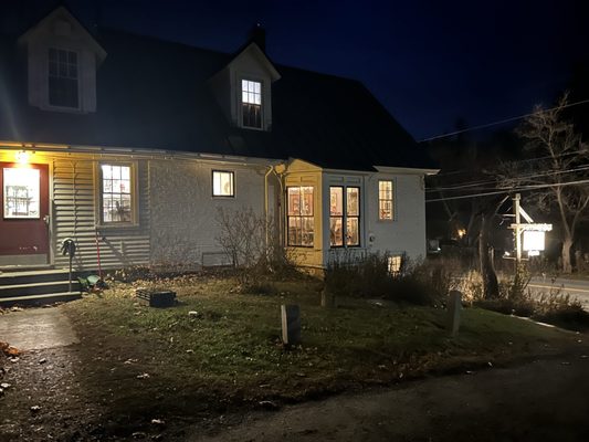 Skunk Hollow Tavern by null