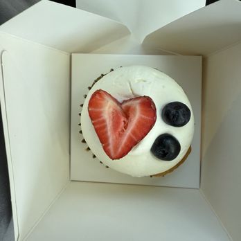 Whipped Bakery & Cafe - Tres leches cupcake - Bakeries Near Me - Leander, Texas