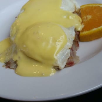 Famous Toastery - corned beef hash with hollandaise - Breakfast & Brunch Near Me - Winston-salem, North Carolina