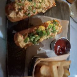 Mountain Social Bar & Lounge - Lobster roll
