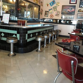 410 Diner - Authentic Diner in San Antonio complete with home cooking and swivel l stools! - Diners Near Me - San Antonio, Texas