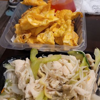 Lucky House - Chicken chow mein, fries wontons, and crispy noodles. - Chinese Near Me - Vancouver, Washington Lucky House - Chicken chow mein, fries wontons, and crispy noodles. - Chinese Near Me - Vancouver, Washington
