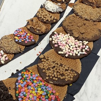 Van Wonderen Stroopwafels - Desserts Near Me - Amsterdam, New Hampshire