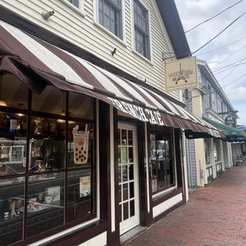 Mornings In Paris - Bakeries Near Me - Ogunquit, Maine